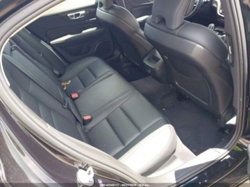 Volvo S60 III 2024 Volvo S60 b5 Plus Dark Theme, 2024r., 2.0L 2.0 Benzyna 247KM, zdjęcie 9