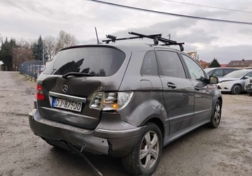 Mercedes Klasa B W245 180 CDI 109KM 2010 Mercedes-Benz Klasa B 2010r, 2.0 Diesel, AUTOMAT,SALON POLSKA. Lekko uszko, zdjęcie 3