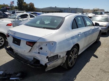 Mercedes Klasa E W213 2021 Mercedes-Benz Klasa E 350, 2021r., 2.0L 2.0 Benzyna 255KM, zdjęcie 2