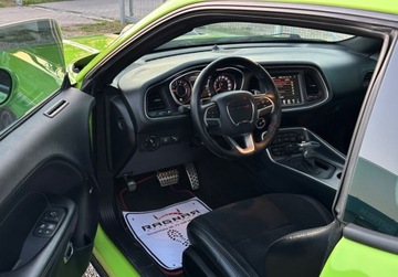 Dodge Challenger III 2015 Dodge Challenger Dodge Challenger 6.4 SRT Scat Pack SHAKER alpine alcantar, zdjęcie 6