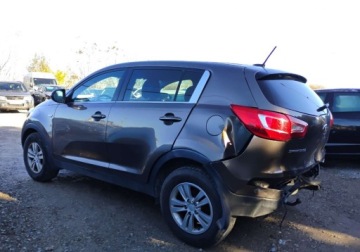 Kia Sportage III SUV 1.7 CRDi 116KM 2013 Kia Sportage 2013r, 1.7 CRDI. Uszkodzony tyl i lekko przod. Jezdzi. 1.7, zdjęcie 21