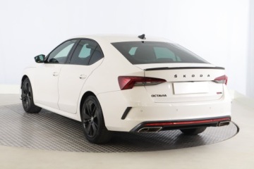 Skoda Octavia IV RS Liftback 2.0 TSI 245KM 2022 Skoda Octavia RS 2.0 TSI, Salon Polska, zdjęcie 3