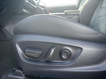 Toyota C-HR II SUV 2.0 Hybrid Dynamic Force 197KM 2024 Toyota C-HR Toyota C-HR 2.0 Hybrid GR Sport VAT23 2.0 Hybryda 197KM, zdjęcie 16