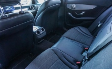 Mercedes Klasa C W205 2017 Mercedes-Benz Klasa C Mercedes-Benz C180d 1.6 Diesel 116KM, zdjęcie 32