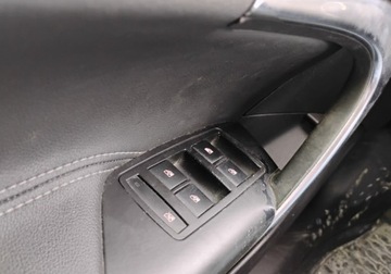 Opel Insignia I Sedan 2.0 CDTI ECOTEC 130KM 2010 Opel Insignia 2010r, 2.0 CDTI. AUTOMAT. Lekko uszkodzony tyl. Jezdzi. 2.0, zdjęcie 9