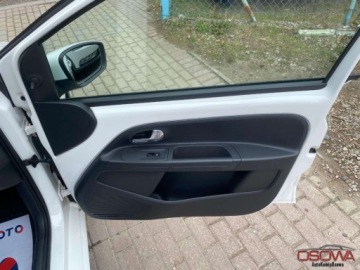 Volkswagen up! Hatchback 5d 1.0 MPI 60KM 2016 Volkswagen up 1.0i Automat 5 drzwi klima zadbany idealny 1.r.gwarancji, zdjęcie 19