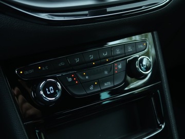 Opel Astra K Hatchback Facelifting 1.2 Turbo 145KM 2019 Opel Astra 1.2 Turbo, Salon Polska, Klima, zdjęcie 14