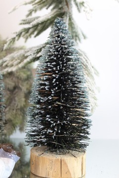 Мини-елочка на пеньке со светодиодной подсветкой, 25 см.