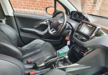 Peugeot 2008 I 2014 Peugeot 2008 Allure LED Nawigacja GetHelp 1.2 Benzyna 82KM, zdjęcie 9