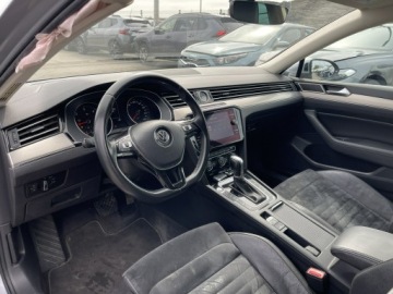 Volkswagen Passat B8 Variant 2.0 TDI BlueMotion SCR 190KM 2018 Volkswagen Passat Variant R-Line Highline Automat, zdjęcie 9