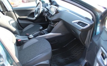 Peugeot 2008 I SUV Facelifting 1.2 PureTech 82KM 2019 Peugeot 2008 1.2B 83KM klimatronik zarejestrowany zadbany 1.2 Benzyna 83KM, zdjęcie 17