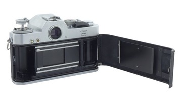 NIKON NIKOMAT/NIKKORMAT EL - BODY