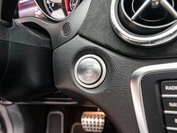 Mercedes CLA C117 Shooting Brake Facelifting 2.0 220 184KM 2017 MERCEDES-BENZ CLA 220 4-Matic Combi 2.0 184KM 2017, zdjęcie 16