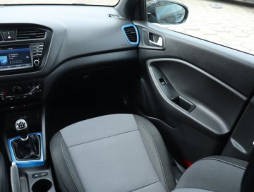 Hyundai i20 II Hatchback 5d 1.0 T-GDI 100KM 2017 Hyundai i20 1.0 T-GDI, Navi, Klima, Tempomat, zdjęcie 7