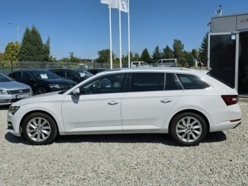 Skoda Superb III Kombi Facelifting 2.0 TDI SCR 150KM 2023 Škoda Superb Skoda Superb 2.0 TDI 150KM DSG, zdjęcie 5