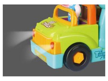 Машинка для сборки и разборки, маленький механик управляет интерактивной игрой.