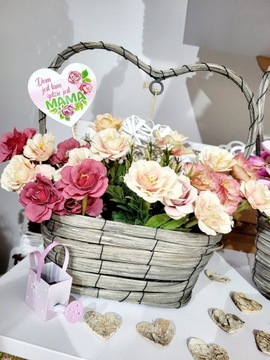 Цветочная подарочная корзина с сердечком, подарок маме на День матери.