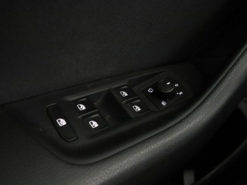 Volkswagen Passat B8 Variant Facelifting 1.5 TSI EVO 150KM 2020 Volkswagen Passat Business automat climatronic, zdjęcie 34