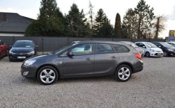 Opel Astra J Sports Tourer 1.4 Turbo ECOTEC 140KM 2012 Opel Astra 1.4 150 JAHRE Benzyna Tempomat Cz. parkowania Klimatyzacja 1.4, zdjęcie 10
