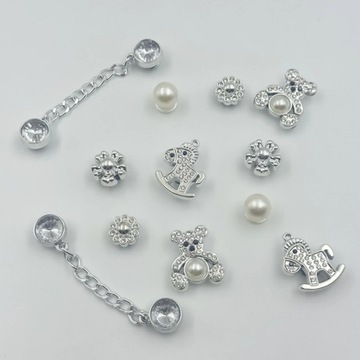 Przypinki do butów crocs 12 SZTUK CHARMS SREBRNE CYRKONIE PINY GLAMOUR