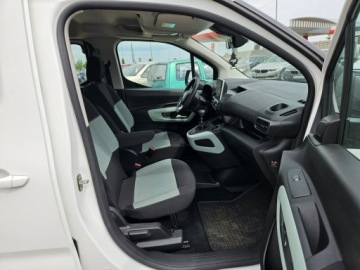 Citroen Berlingo III Osobowy M 1.2 PureTech 110KM 2021 Citroen Berlingo 1,2 benzyna 110KM nawigacja, zdjęcie 8