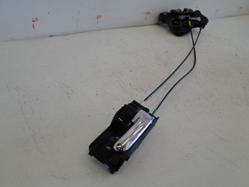 AVENSIS T25 03-09 ZÁMEK DVEŘE PRAVÝ PŘEDNÍ