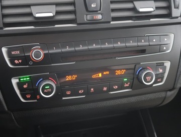 BMW Seria 1 F20-F21 Hatchback 5d Facelifting 2015 118i 136KM 2015 BMW 1 116i, Salon Polska, Automat, Skóra, Xenon, zdjęcie 11