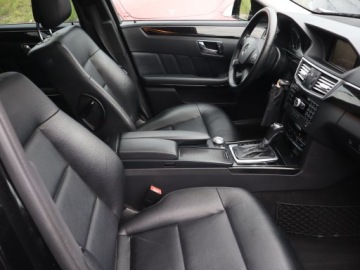 Mercedes Klasa E W212 Kombi 200 CGI BlueEFFICIENCY 184KM 2011 Mercedes E E 200, Automat, Skóra, Navi, Xenon, zdjęcie 8