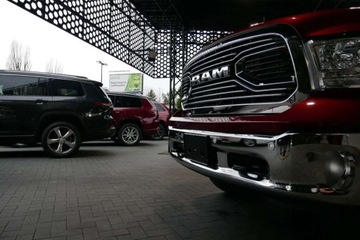 Dodge Ram IV 5.7 V8 390KM 2017 Dodge RAM Laramie1500V8HEMI5.7 Hak 390KM 4x4 Szyberdach Wentyl Alpine Navi, zdjęcie 33