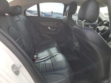 Mercedes Klasa C W205 2016 Mercedes-Benz Klasa C 2016 Mercedes-Benz C-Class 4dr Sdn C 300 RWD 2.0, zdjęcie 9