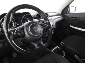 Suzuki Swift VI Hatchback Facelifting 1.2 DualJet SHVS 83KM 2021 Suzuki Swift mHEV klima tempomat, zdjęcie 13