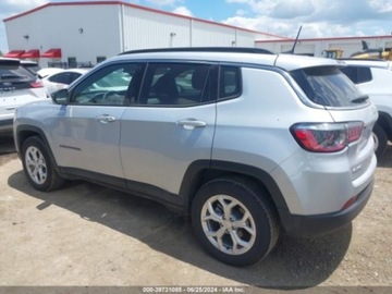 Jeep Compass II 2024 Jeep Compass 2024r, Latitude, 2.0L, 4x4 2.0 Benzyna 200KM, zdjęcie 4