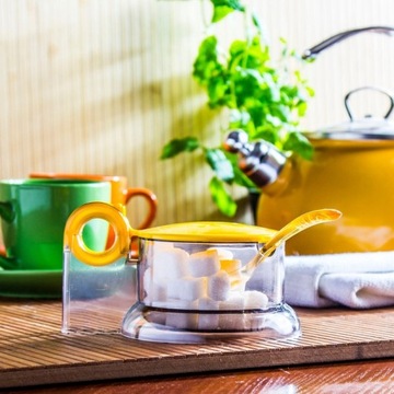 БОЛЬШАЯ САХАРНИЦА С ПЛАСТИКОВОЙ КРЫШКОЙ + ЛОЖКА