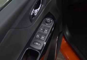 Renault Captur I Crossover 1.2 TCe EDC 120KM 2014 Renault Captur Automat _ Kamera cofania _ Alusy _ 1.2 Benzyna 120KM, zdjęcie 19