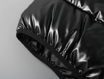 БЛЕСТЯЩИЙ СТЕГАНЫЙ ЖИЛЕТ С КАПЮШОНОМ