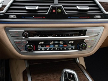 BMW Seria 7 G70 2022 BMW 745 PY13616#745Le xDrive Ambient K.cofania, zdjęcie 19
