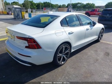 Volvo 2024 Volvo S60 2024r, B5, Core Dark, 2.0L 2.0 Benzyna 247KM, zdjęcie 6