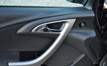 Opel Astra J Hatchback 5d 1.4 Turbo ECOTEC 140KM 2012 Opel Astra 1.4 Benzyna Xenon Tempomat Cz. parkowania Klimatyzacja 1.4 140KM, zdjęcie 24