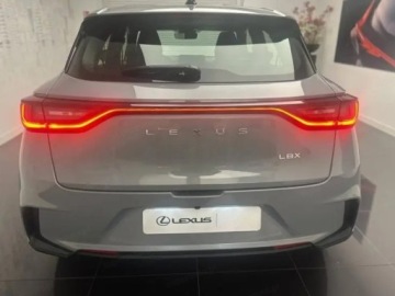 Lexus LBX 1.5 Hybrid 136KM 2025 LEXUS LBX LBX 1.5 Hybrid Suv 136KM 2025, zdjęcie 6