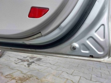 DVEŘE KOMPLETNÍ PRAVÝ PŘEDNÍ KIA CEED I 9S