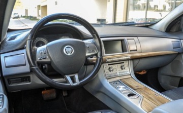Jaguar XF I Sedan 2.7 BiTurbo D 207KM 2008 Jaguar XF Skory Automat 2.7 Diesel 207KM, zdjęcie 8
