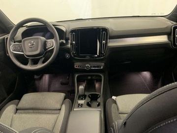 Volvo XC40 2025 VOLVO XC40 B3 Plus Dark Suv 2.0 (163KM) 2025, zdjęcie 8