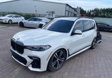BMW X7 SUV M 4.0 M50i 530KM 2022 BMW X7 2022 BMW X7, M50I 4x4 - W POLSCE, po oplatach i akcyzie 4.4 Benzyna, zdjęcie 2