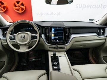 Volvo XC60 II 2021 VOLVO XC60 B4 D AWD Momentum Pro aut Suv 197KM 2021, zdjęcie 10