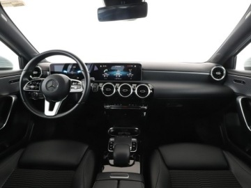 Mercedes Klasa A W177/V177 Hatchback 2.0 250 224KM 2018 Mercedes A 250 225KM Automat Navi Czujniki, zdjęcie 14