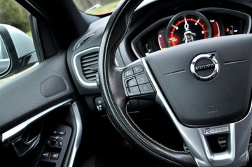 Volvo V40 II Hatchback Facelifting 2.0 D2 120KM 2017 Volvo V40 2.0 D2 Lift R-Desing Full Led Navi, zdjęcie 11