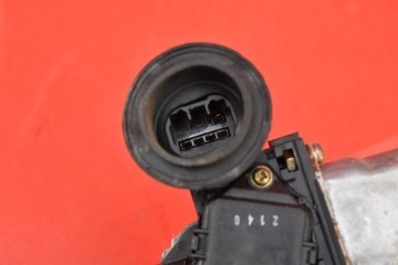 PODNOŚNIK SZYBY PRAWY PRZÓD TOYOTA COROLLA VERSO 1