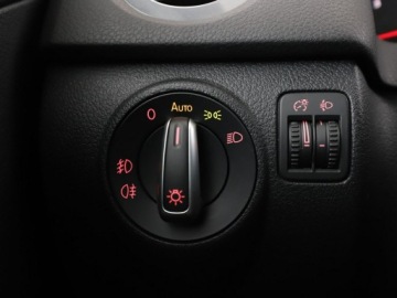 Volkswagen Tiguan I SUV Facelifting 1.4 TSI BlueMotion Technology 125KM 2015 Volkswagen Tiguan klima auto czujniki parkowania, zdjęcie 26