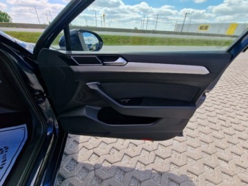 Volkswagen Passat B8 Variant 2.0 TDI BlueMotion SCR 150KM 2016 Volkswagen Passat 2.0 150Ps DSG Navi Alu Zarej.PL Gwarancja 2.0 Diesel, zdjęcie 25