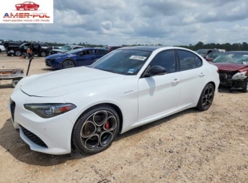Alfa Romeo Giulia II Sedan Facelifting 2.0 Turbo 280KM 2022 Alfa Romeo Giulia Super 2022 2.0 Benzyna 280KM
